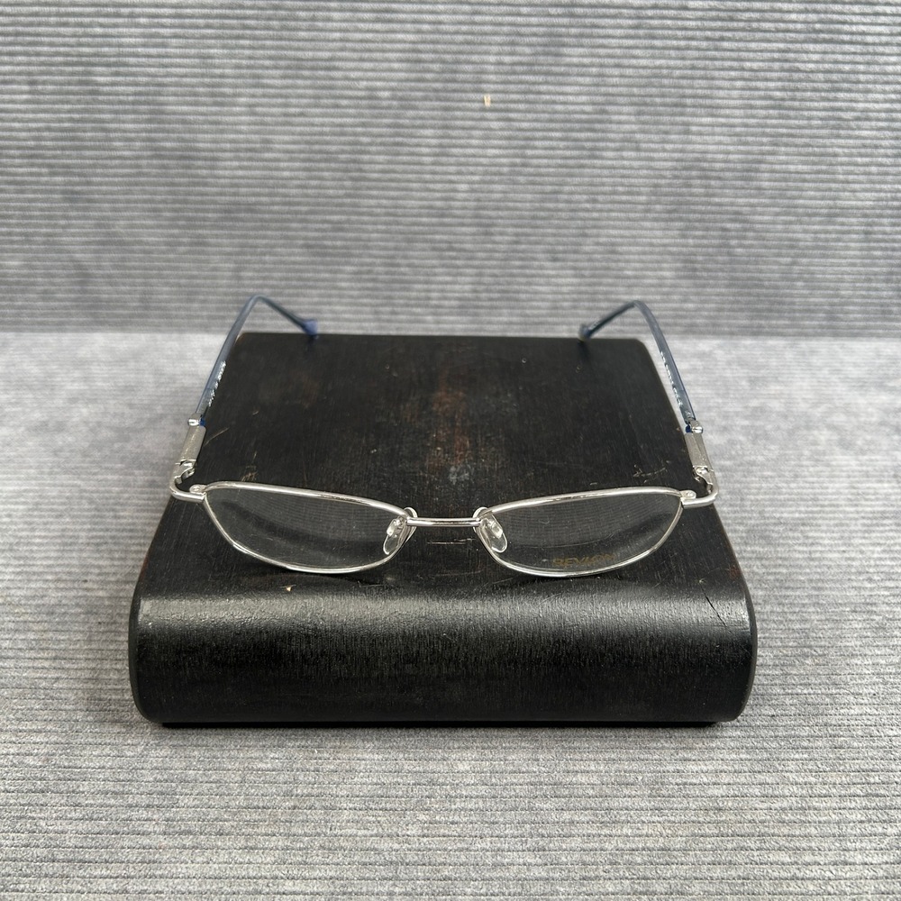 Revlon RV 504 Silver Blue Oval Eyeglasses Rhinestone Accent Frames 47-15-135